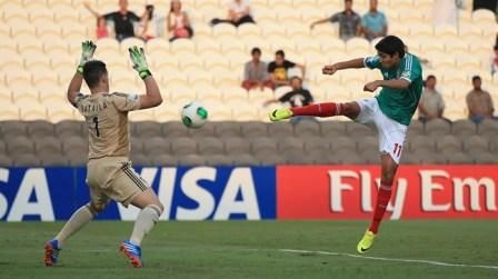 أوتشوا لحظة تسجيل الهدف الأول في الأرجنتين