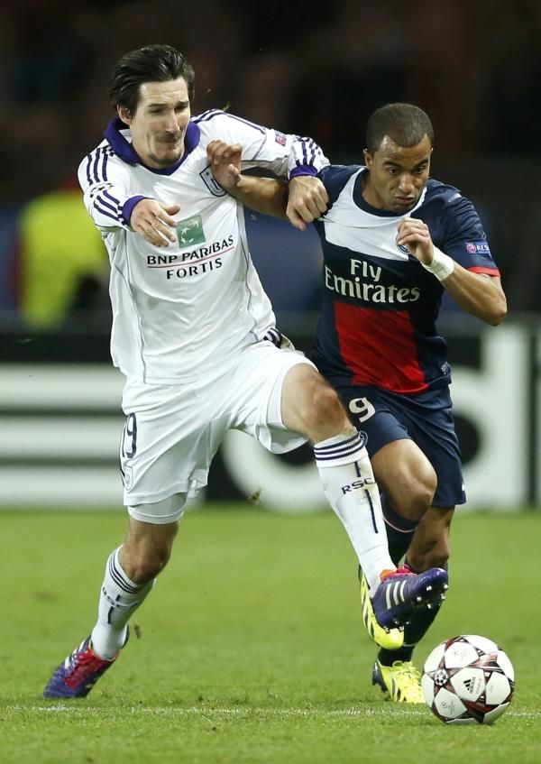2013-11-05t203340z_178244555_lr2e9b51l3trv_rtrmadp_3_soccer-champions_reuters