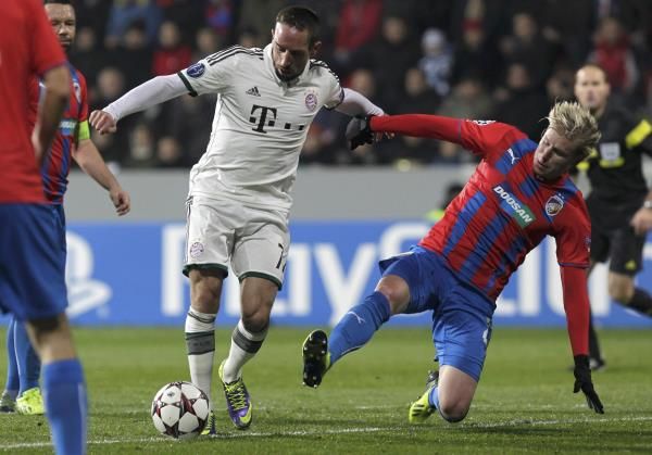 2013-11-05t202639z_1212146682_lr2e9b51ks5rf_rtrmadp_3_soccer-champions_reuters