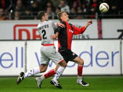 من مباراة آينتراخت فرانكفورت و هانوفر عن الدوري الألماني