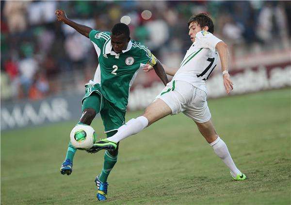 موسى محمد (يسار)