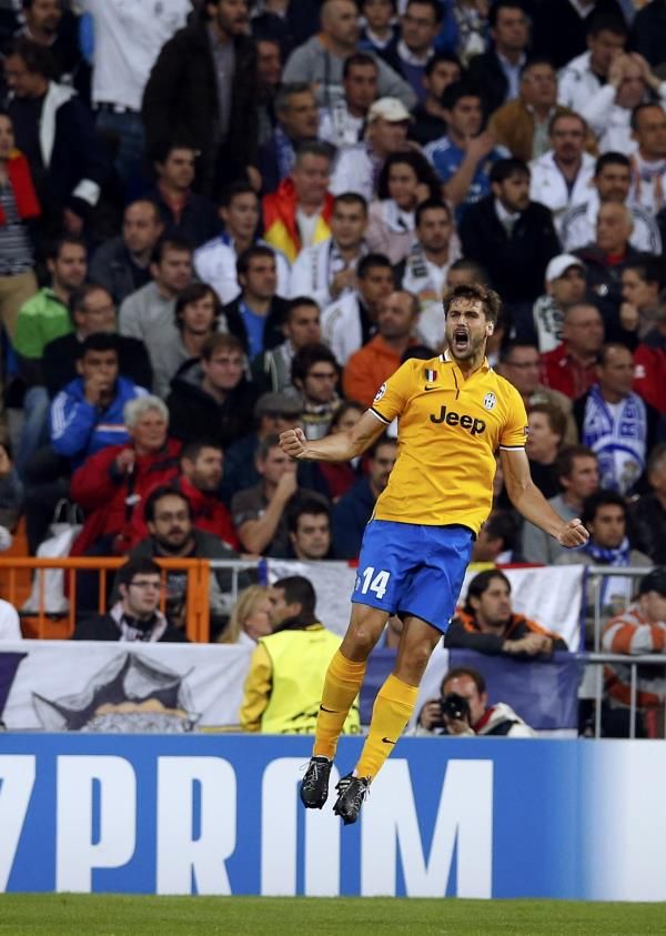 2013-10-23t192522z_2112365480_lr2e9an1hxz3g_rtrmadp_3_soccer-champions_reuters