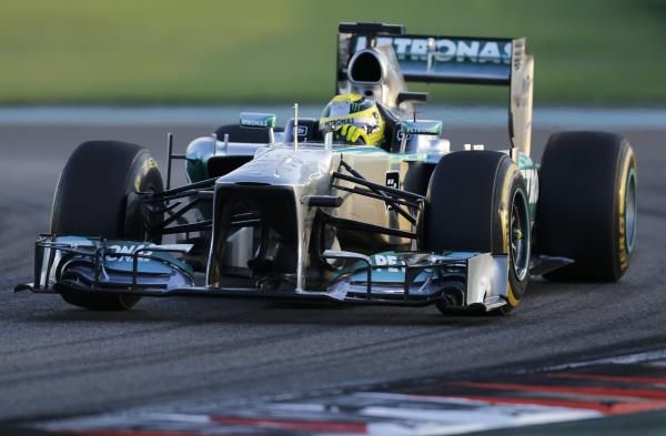 2013-11-03t155148z_1503077622_sr1e9b3181u14_rtrmadp_3_motor-racing-prix_reuters