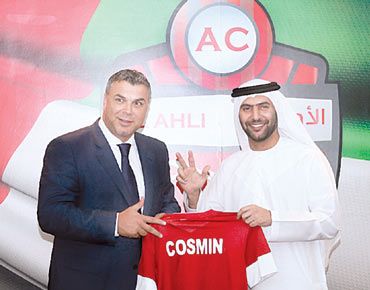 كوزمين مع عبد الله النابودة رئيس مجلس إدارة الأهلي