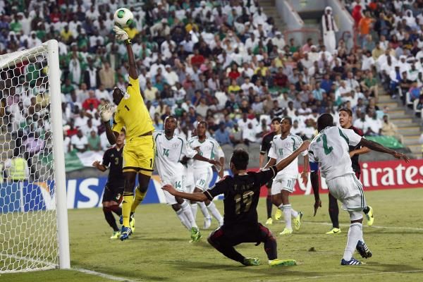 2013-11-08t165024z_153111184_gm1e9b9025a01_rtrmadp_3_soccer_reuters