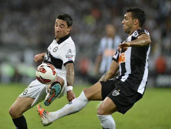 2013-07-25t015603z_1795603967_gm1e97p0rhx01_rtrmadp_3_soccer-libertadores-final_reuters