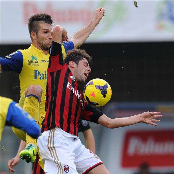 متاعب ميلانو تواصلت بالتعادل