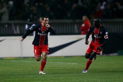 باوليتا فرحا باحد هدفيه 