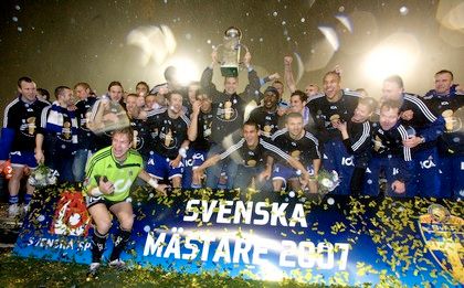 نادي جوتيبورج يحتفل باحرازه لقب الدوري السويدي لعام 2007