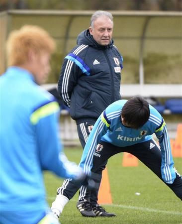 المدرب الايطالي البيرتو زاكيروني في تدريب اليوم