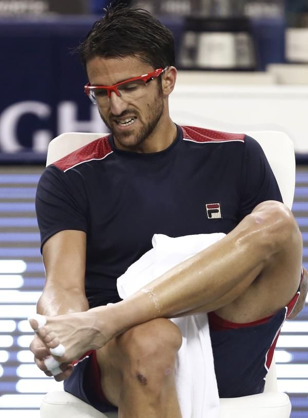 2013-10-07t082407z_446776172_gm1e9a719gq01_rtrmadp_3_tennis-men-shanghai_reuters