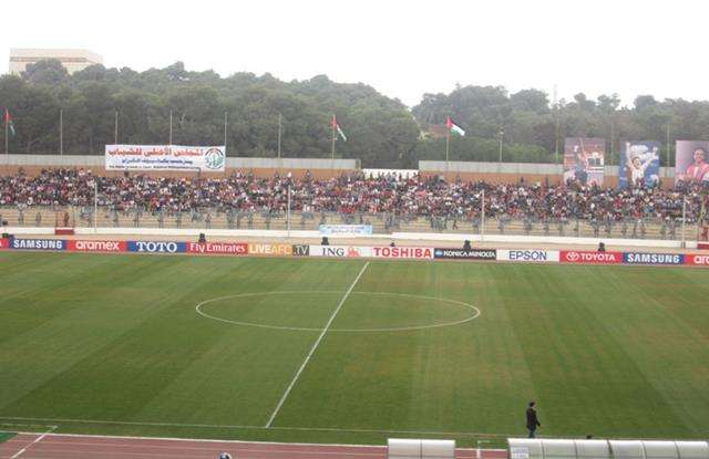 ستاد عمان الآن امتلأ بالجماهير باكرا.