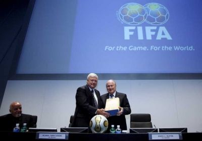 رئيس الاتحاد البرازيلي ريكاردو تيكسييرا مع بلاتر