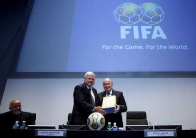 رئيس الاتحاد البرازيلي ريكاردو تيكسييرا مع بلاتر