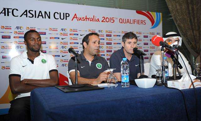 لوبيز متحدثا في المؤتمر الصحفي مساء اليوم