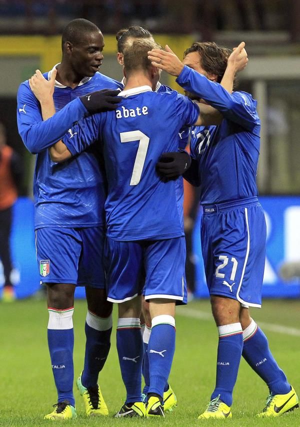 2013-11-15t211028z_647143561_gm1e9bg0eac01_rtrmadp_3_soccer-friendly_reuters