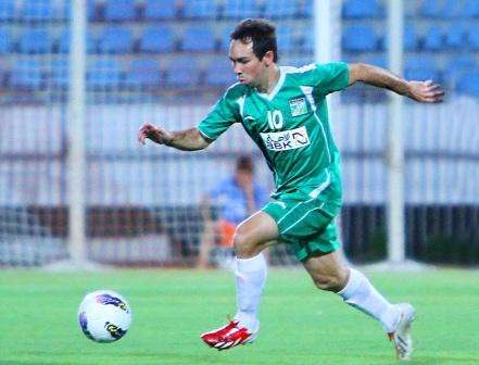 الأرجنتيني داميان ليزيو محترف العربي الكويتي