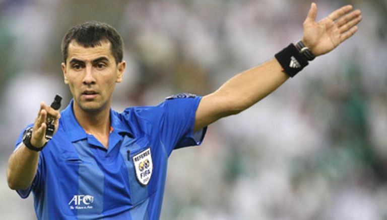 الحكم الاوزبكي فالنتين كوفالينكو