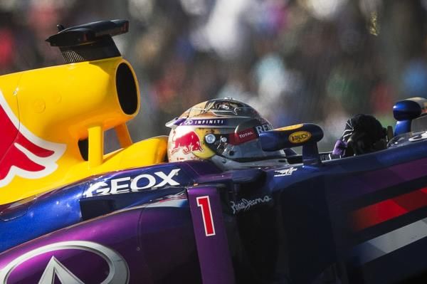 2013-11-17t235438z_1206141725_tb3e9bh1ues8m_rtrmadp_3_motor-racing-prix_reuters