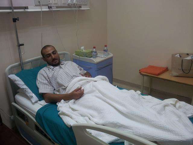 نواف جواد خلال تواجده بالمستشفي