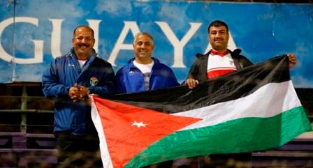 المشجعون مازن البني ورائد النسور وحرب عربيات