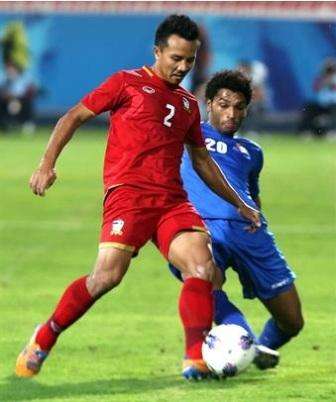 يوسف ناصر مهاجم الكويت تألق أمام تايلاند وسجل هدفين