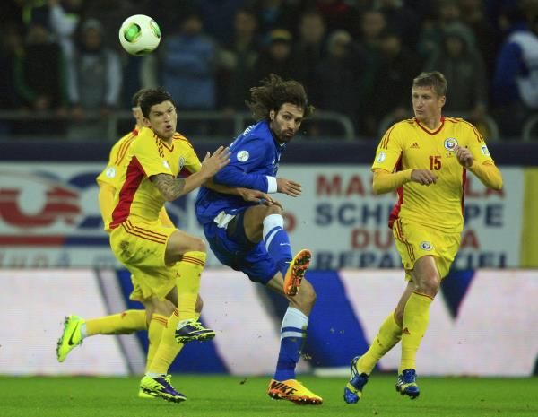 2013-11-19t201413z_1309320623_lr1e9bj1k7e5q_rtrmadp_3_soccer-world_reuters