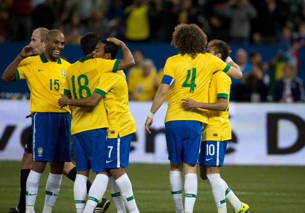 2013-11-20t032158z_1986873110_nocid_rtrmadp_3_soccer-friendly-brazil-vs-chile_reuters