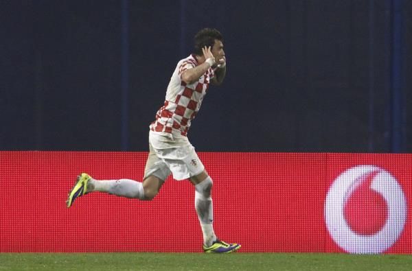 2013-11-19t195013z_69818630_lr1e9bj1j3e45_rtrmadp_3_soccer-world_reuters