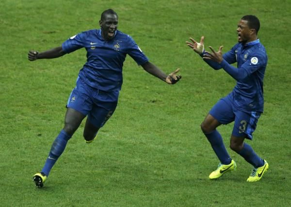 2013-11-19t214453z_781558780_lr1e9bj1oeid2_rtrmadp_3_soccer-world_reuters