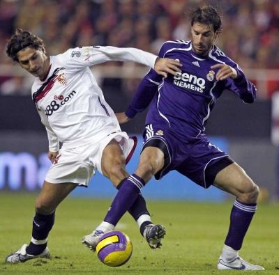 صورة ارشيفية لأحدى مباريات اشبيليه ضد ريال مدريد
