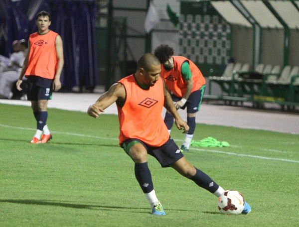 لقطة من تدريب الفريق ويظهر فيها البرازيلي فيكتور وموسورو