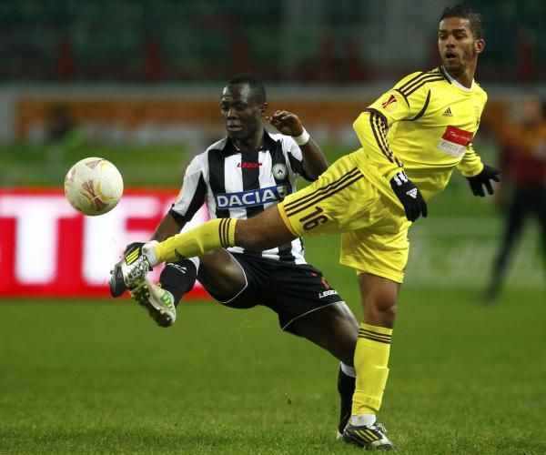 2012-11-22t193329z_711391619_lr1e8bm1ibiis_rtrmadp_3_soccer-europa_reuters