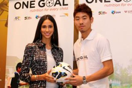 اللاعب الكوري ها داي سونغ وملكة جمال ماليزيا