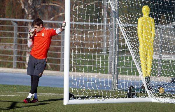 2013-11-26t110743z_1112719000_gm1e9bq1gwc01_rtrmadp_3_soccer-champions_reuters