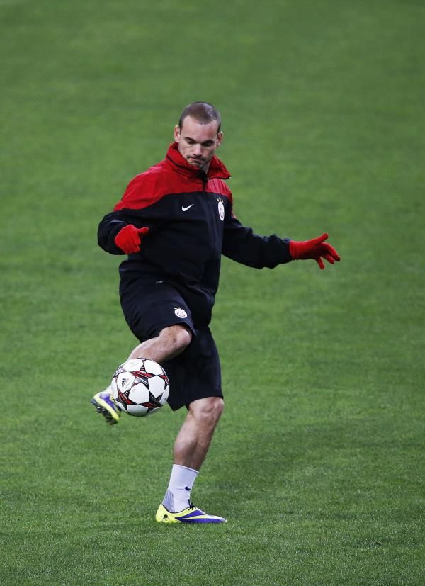 2013-11-26t181424z_1440890187_gm1e9br065001_rtrmadp_3_soccer-champions_reuters