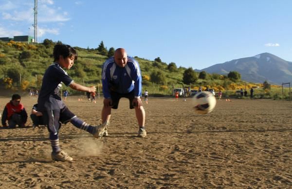 2013-11-27t131112z_1197045514_gm1e9br1mo201_rtrmadp_3_soccer-argentina-prodigy-messi_reuters