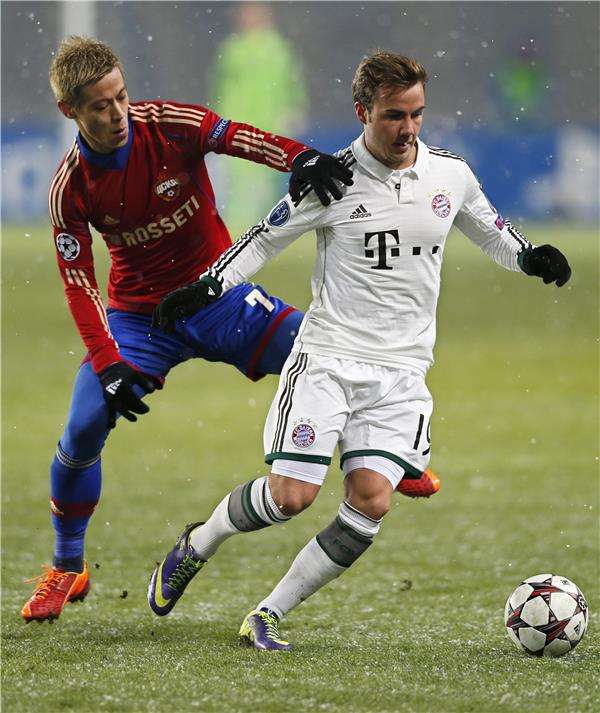 ماريو جوتزة خلال لقاء سيسكا موسكو في دوري الأبطال