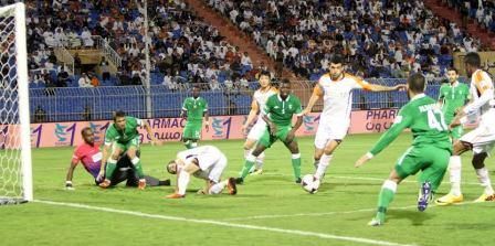 أحدى هجمات الاهلي على مرمى الشباب