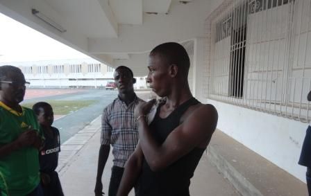 مشجع طعن خلال المبارات