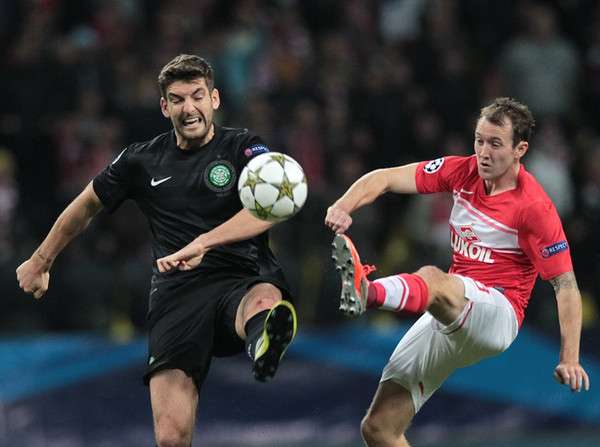 ايدن مكجيدي "إلى اليمين"