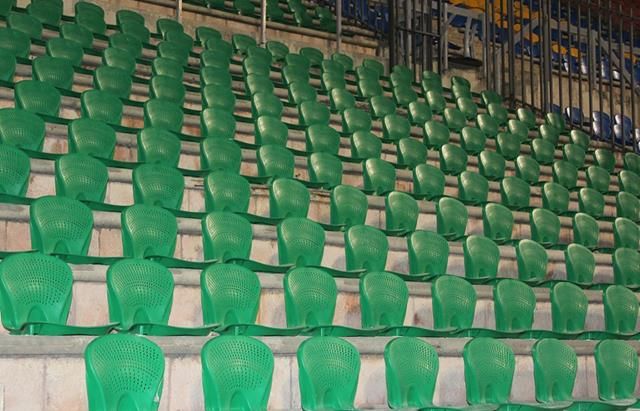 مقاعد جديدة للجماهير لأول مرة باستاد عمان الدولي - تصوير: محمود عزالدين