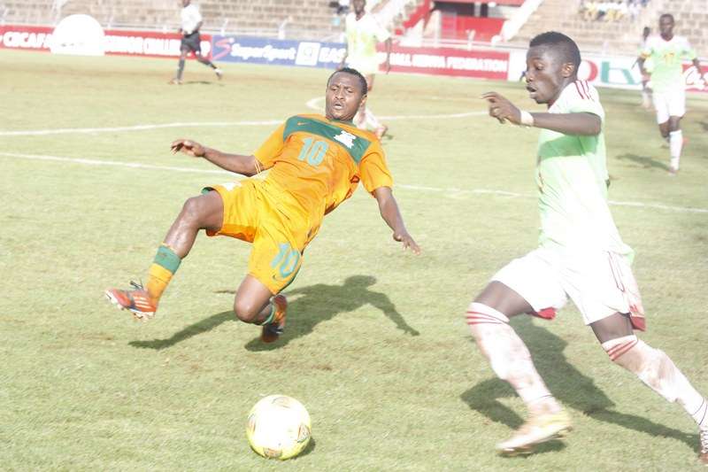 نجم المنتخب الزامبي كريستوفر كاتونجو برقم 10 في مباراة اليوم