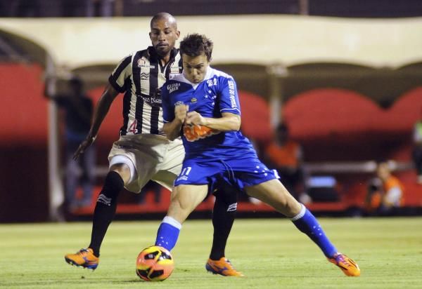 2013-11-14t003152z_1788015372_gm1e9be0nh601_rtrmadp_3_soccer-brazil_reuters