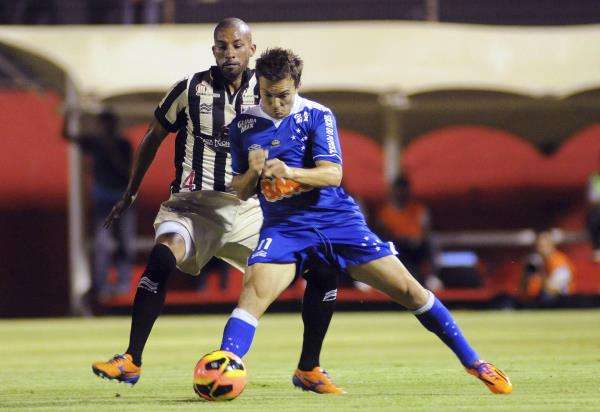 2013-11-14t003152z_1788015372_gm1e9be0nh601_rtrmadp_3_soccer-brazil_reuters