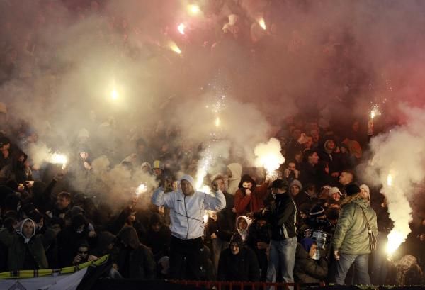 2012-11-17t210151z_1645379803_gm1e8bi0dxn02_rtrmadp_3_soccer-serbia_reuters