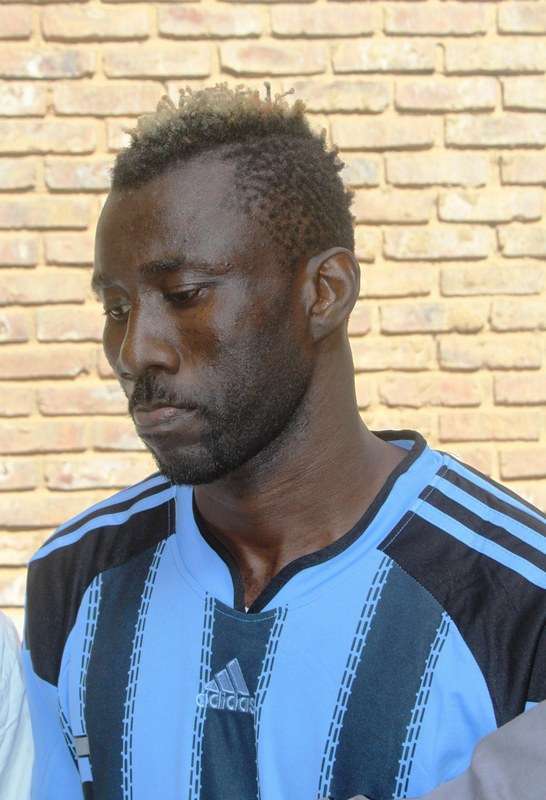 المدافع الغيني ممادا كمارا بشعار الاهلي السوداني