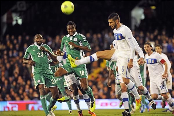 جون أوبي ميكيل أحد أبرز لاعبي نيجيريا