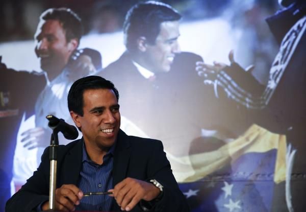 2013-12-02t174645z_841834933_gm1e9c304vu01_rtrmadp_3_soccer-venezuela-manager_reuters