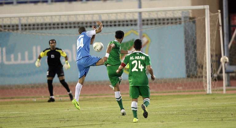 تسديدة فهد الرشيدي في طريقها لهز شباك السالمية